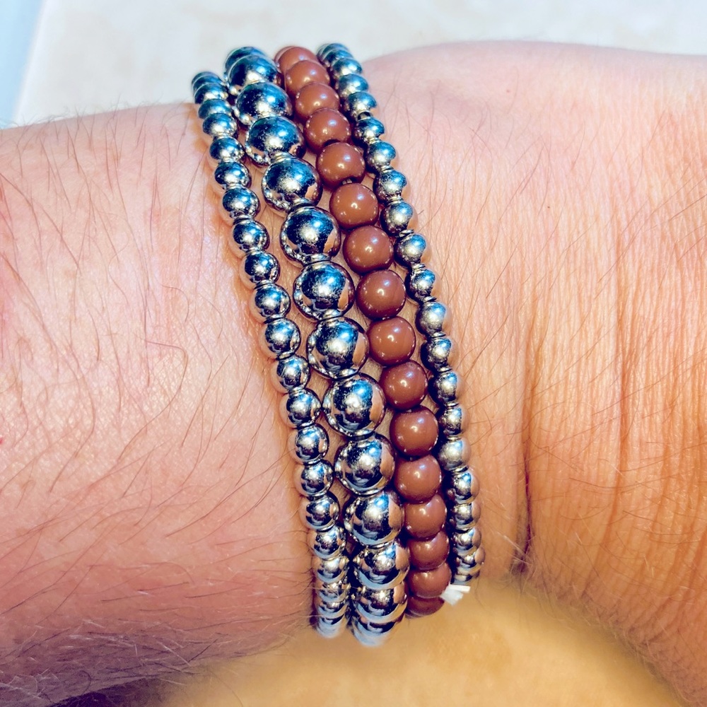 Set of 4 stretch bracelets